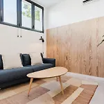 By Olala Homes 아파트