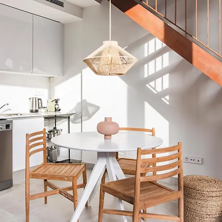 By Olala Homes 아파트