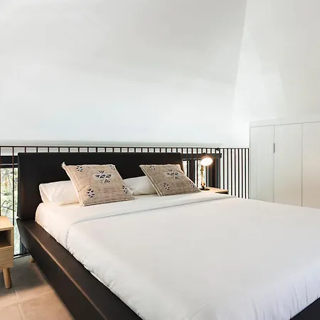 By Olala Homes * Valencia