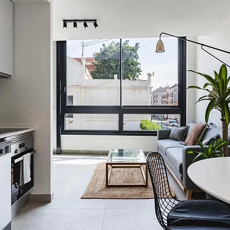 By Olala Homes Apartment *